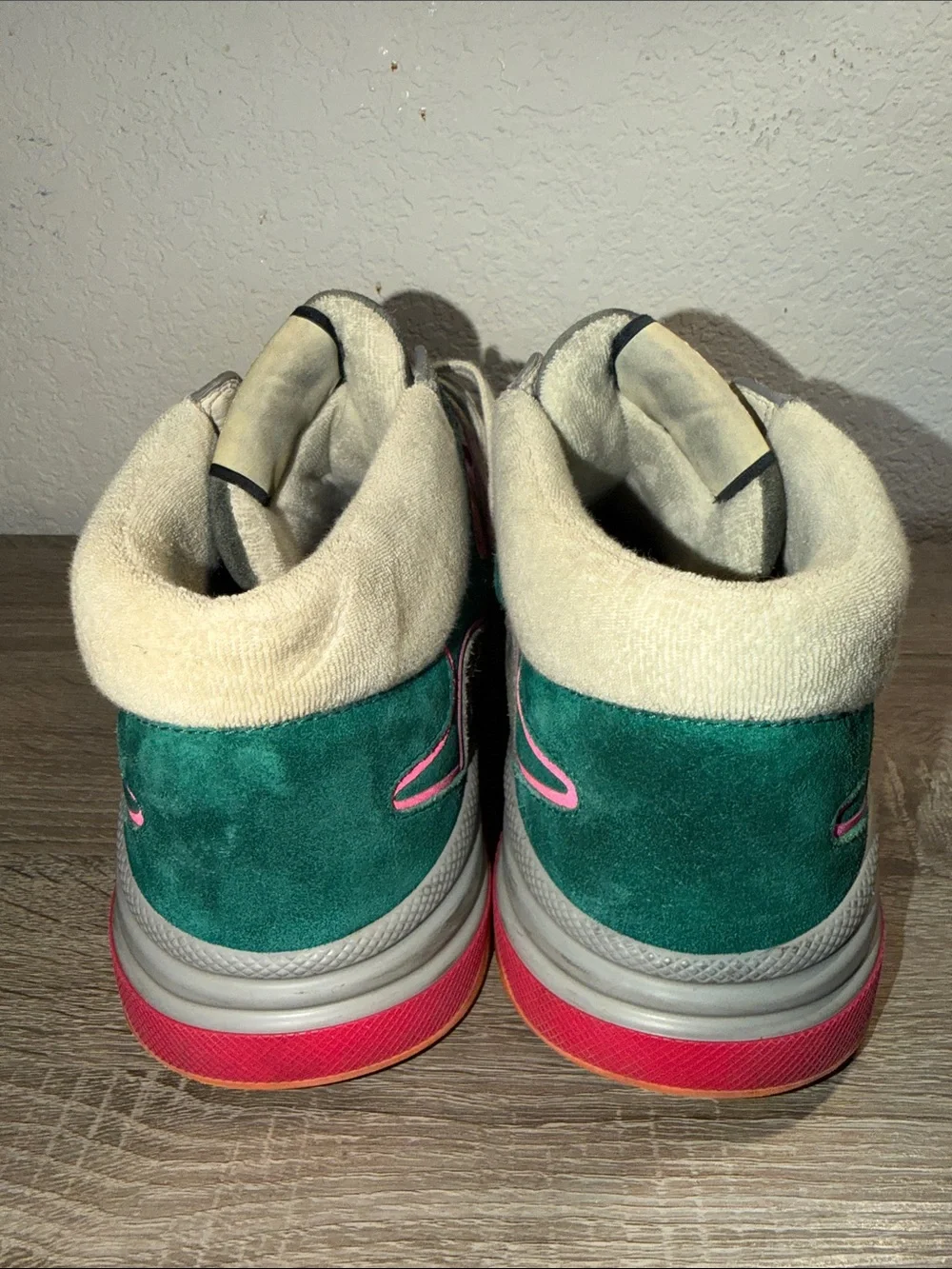 Gucci Green Pink Suede Basketball Shoes - Picture 4 of 5